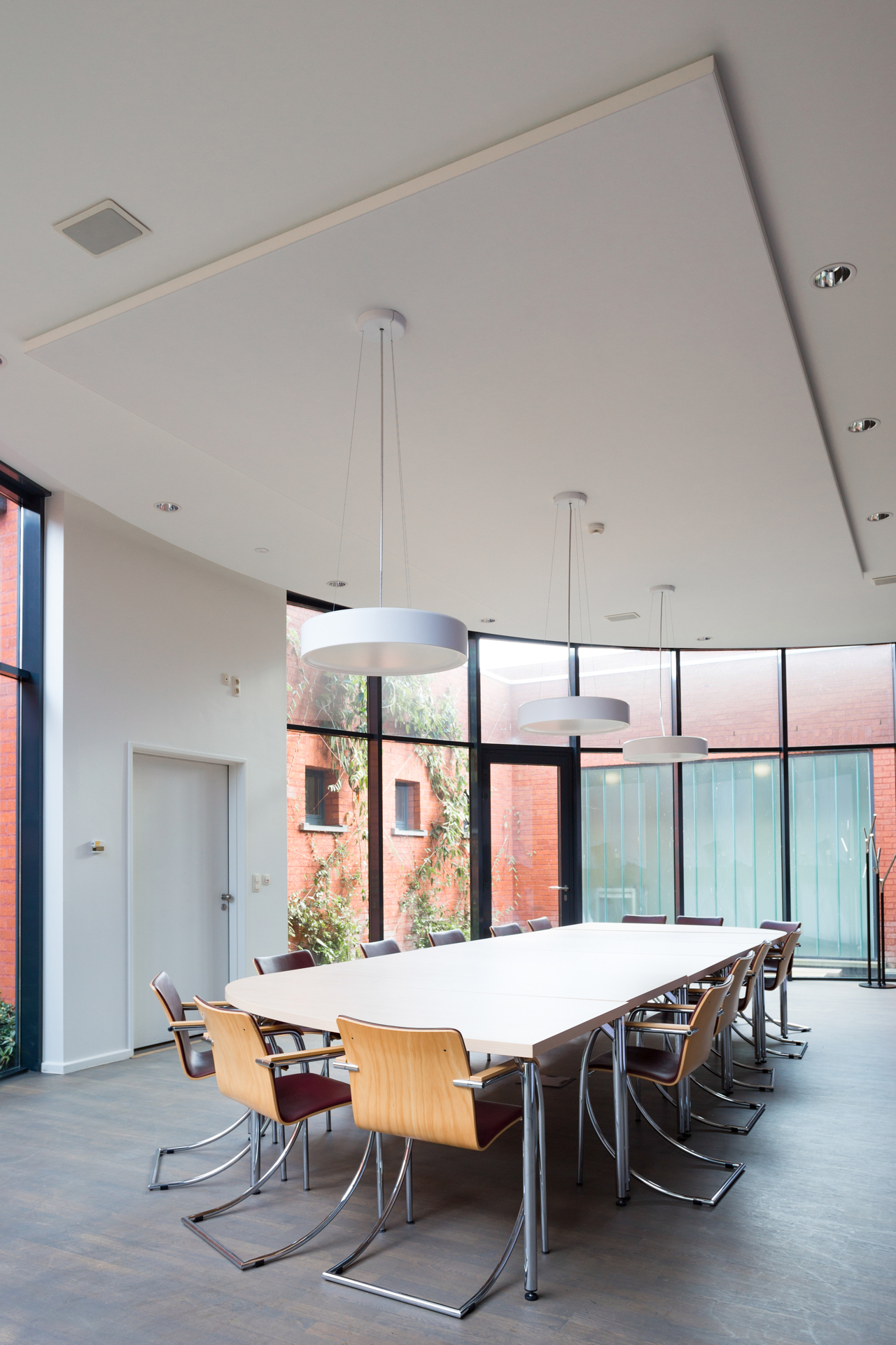 COUSTceiling : panneau acoustique sur mesure pour un confort optimal – COUST