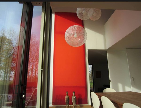 COUSTwall, l'attrape regard rouge dans cette maison