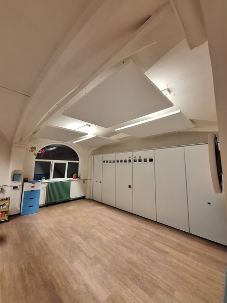 COUSTceiling chez école primaire